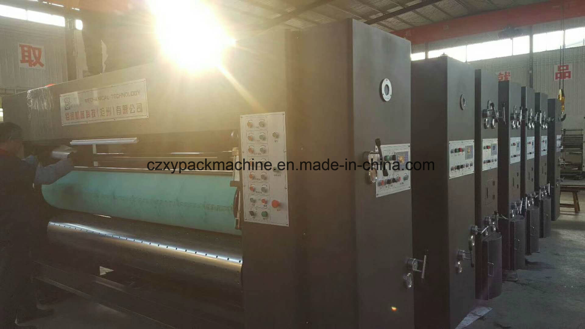 Corrugated Paper Box Printing Die Cutting Machine with Gluing Packaging Line