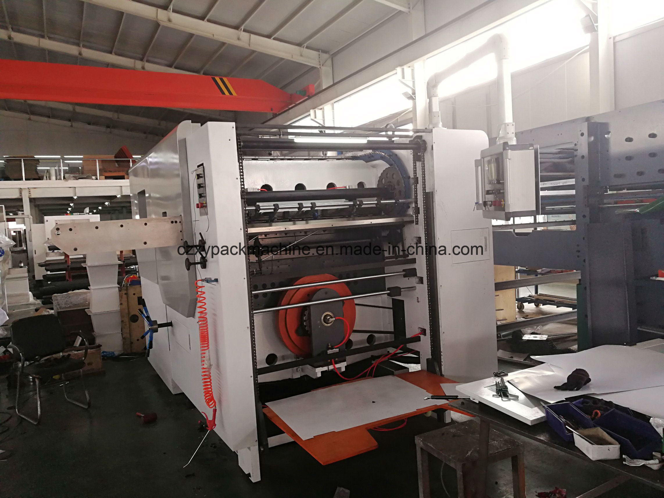 2018 New Style Automatic Paper Die Cutting Machine with Favorable Price