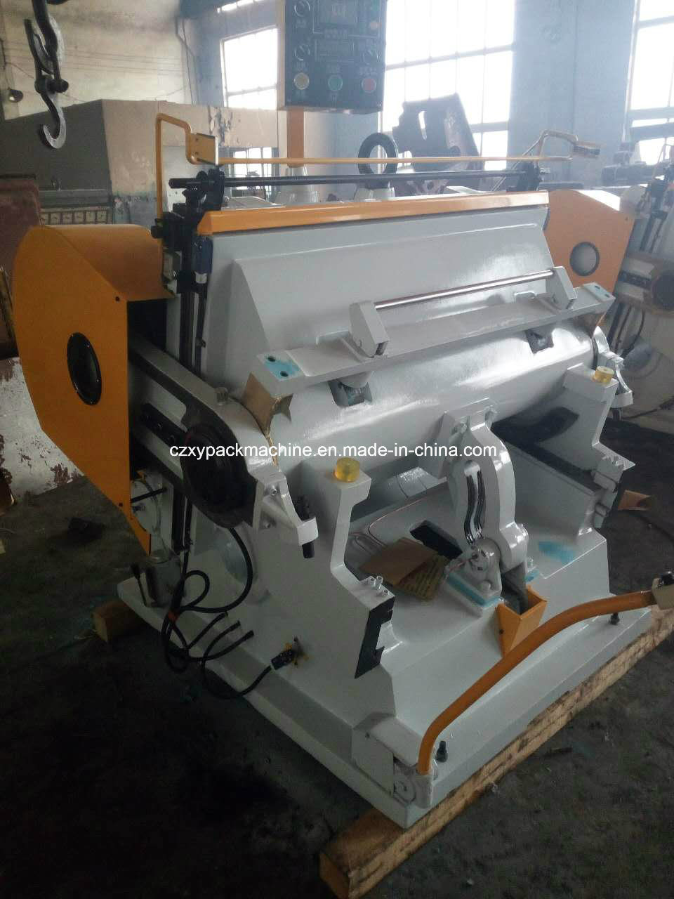 Program Control Foil Stamping and Die-Cutting Machine