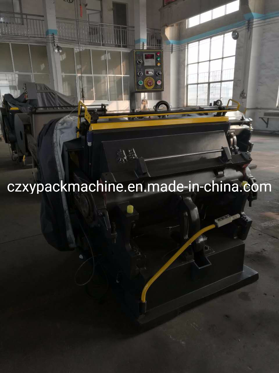 Ml 1200 Die Cutting Creasing Machine for Corrugated Board Cutting