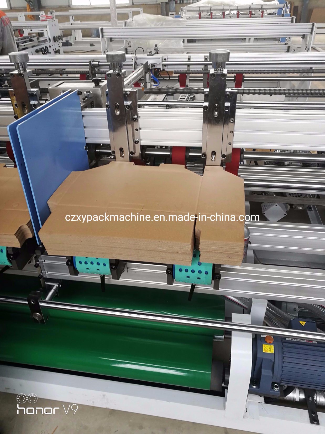 Double Servo Feeding Double Pieces Box Forming Folding Gluing Machine
