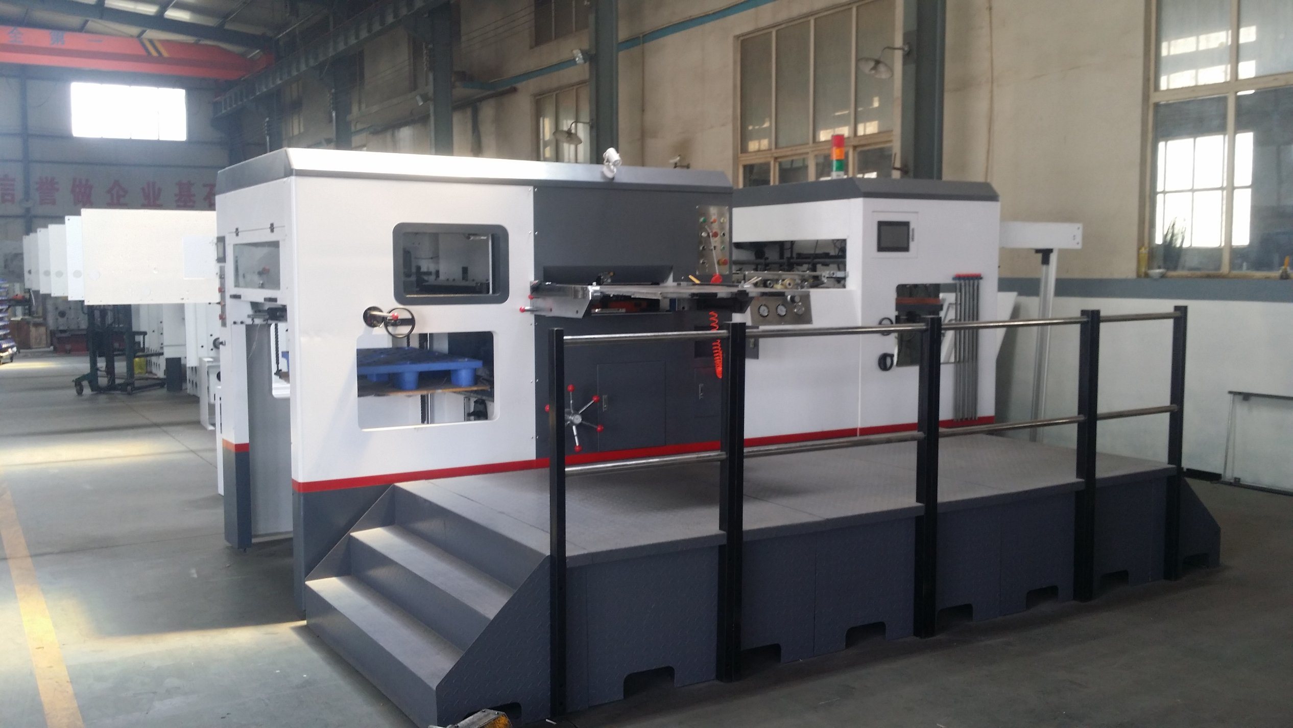 Automatic Corrugated Cardboard Die Cutting Packing Machine with Stripping