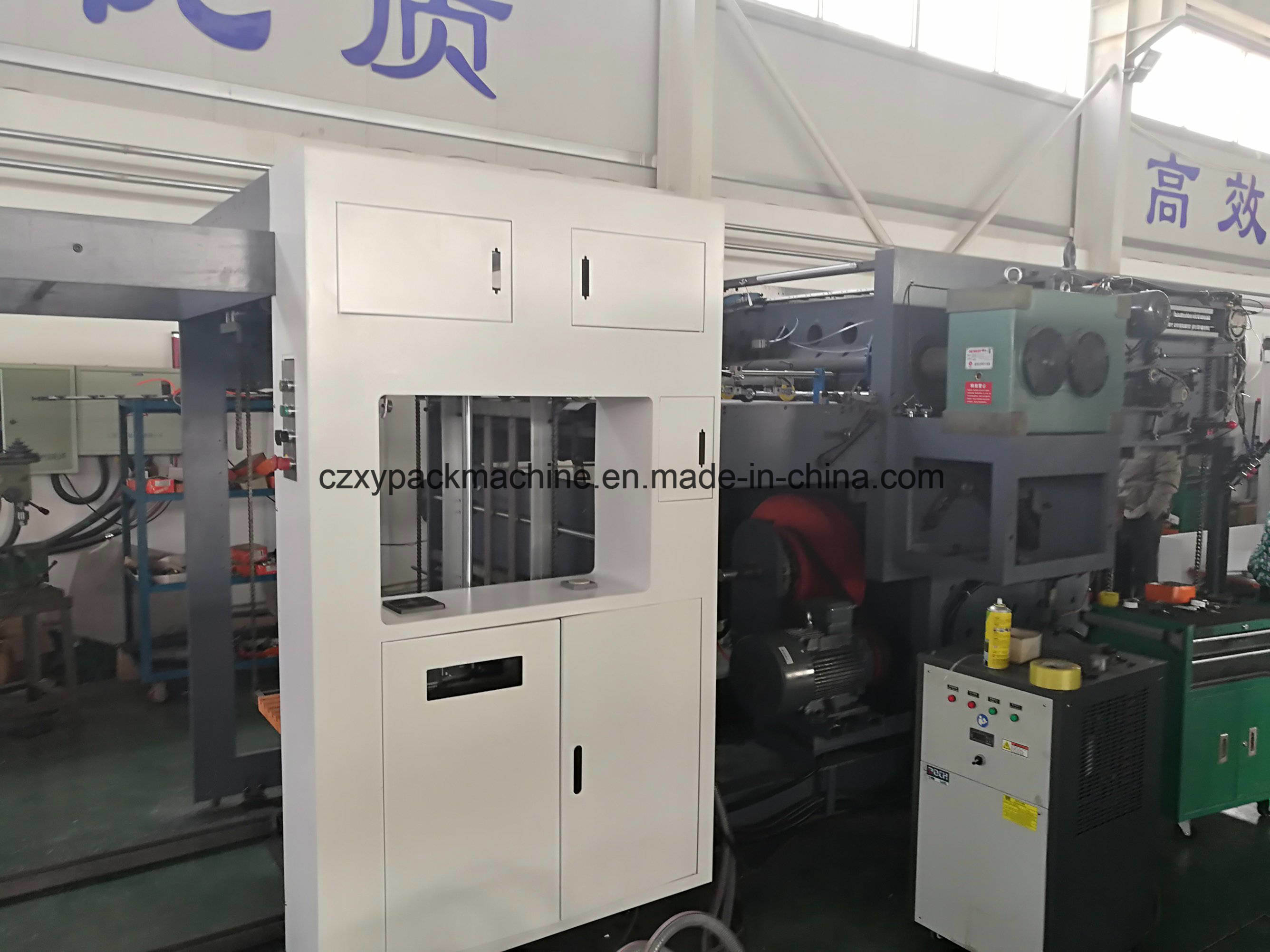 2018 New Product Automatic Flat Die Cutting Machine with Stripping